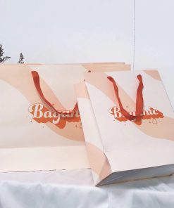 in túi giấy shop thời trang