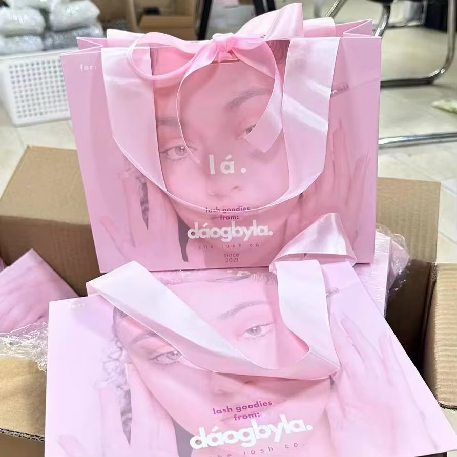 in túi giấy ép nhũ