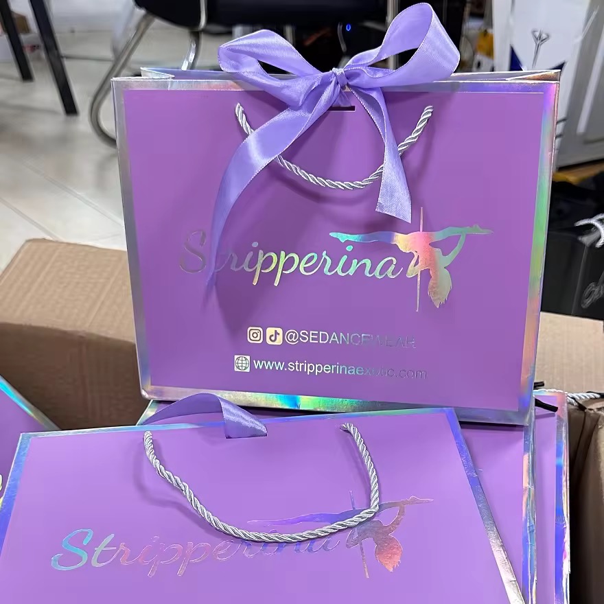 in túi giấy ép nhũ