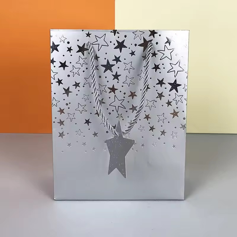 in túi giấy ép nhũ