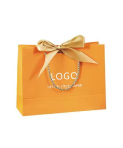 in túi giấy shop thời trang