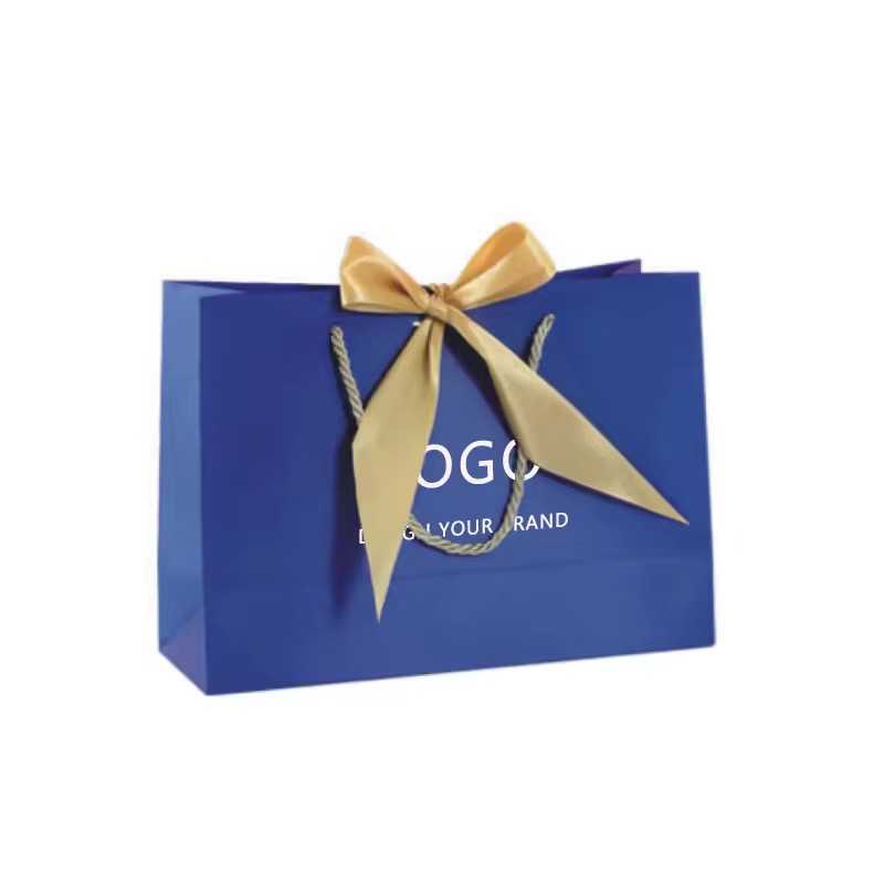 in túi giấy shop thời trang